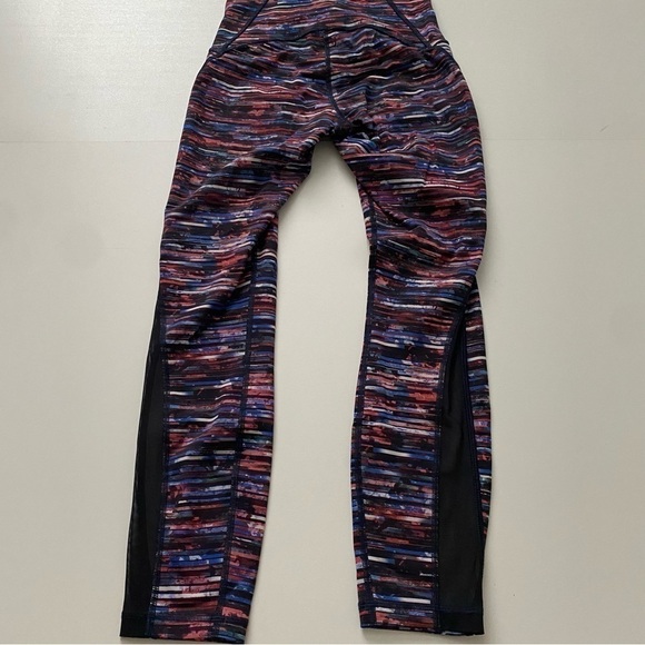 Lululemon train times 7/8 pant 25” Hinshu alpine white multi/black blue size 4 - Picture 5 of 9